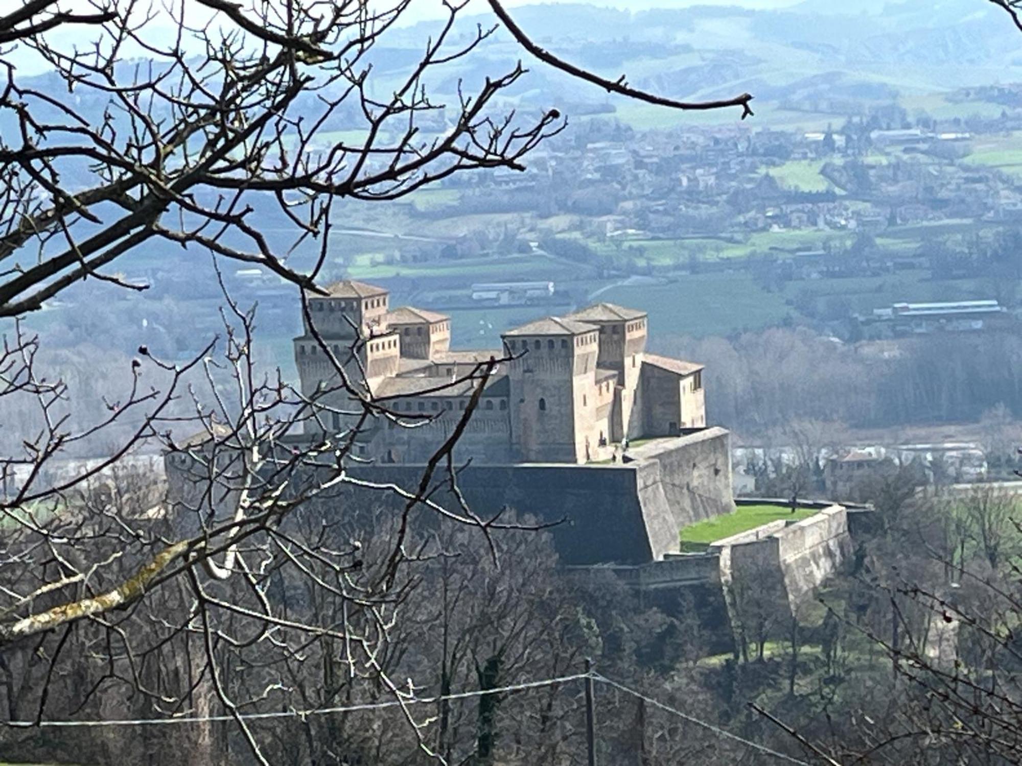 Acero Giallo Парма Экстерьер фото